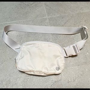 Lululemon Everywhere Belt Bag White (OG, not extended strap version)